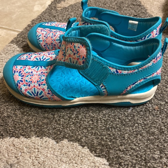 Lands end water shoes sz 5 - Picture 2 of 4